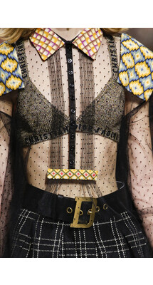 Details Christian Dior , Details Dior Fall 2018 Ready-to-Wear , Детали показа Кристиан Диор , Детали показа Диор осень зима 2018 , Fashion show , неделя моды в Париже , PFW , Мария Грация Кьюри , Mainstyles